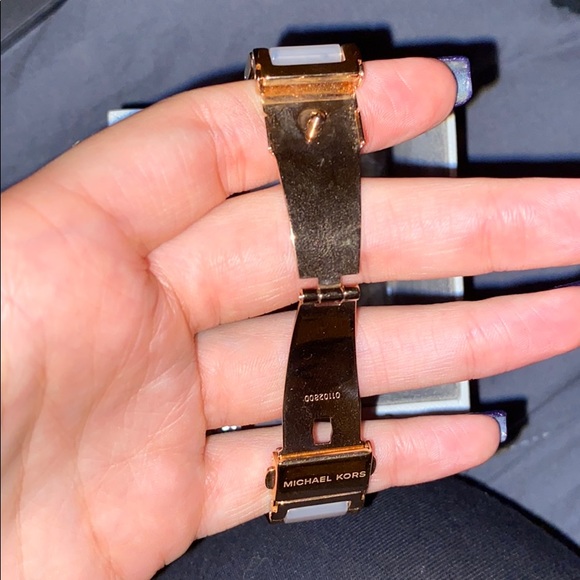 Women’s Michael kohrs rose-gold watch - Picture 11 of 12